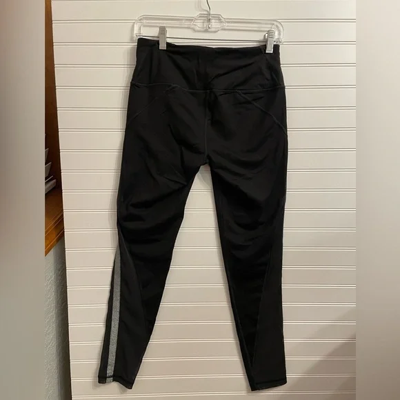 Victoria Secret Black Workout Leggings - Picture 4 of 9